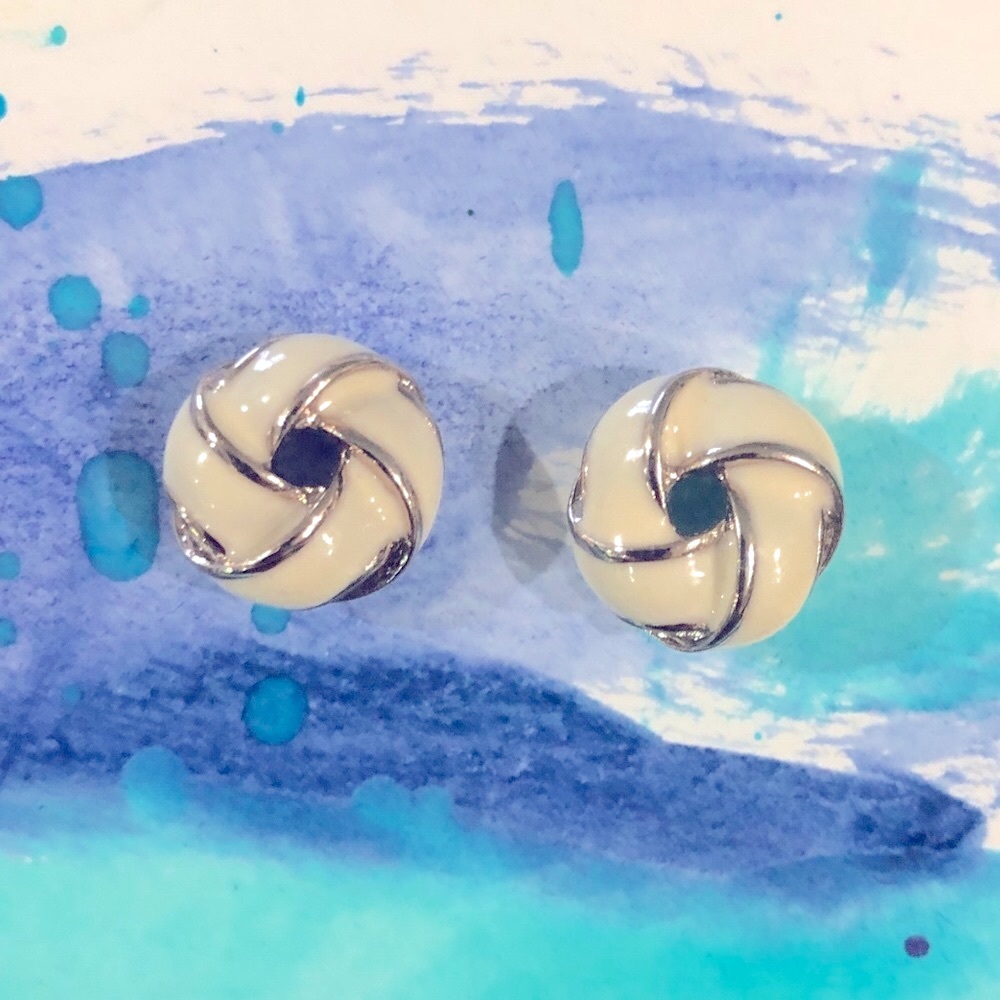 VINTAGE Knot Earrings